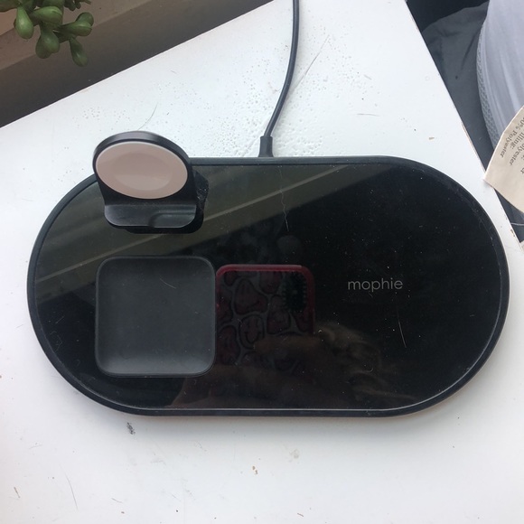 Mophie charging dock!! - Picture 3 of 4